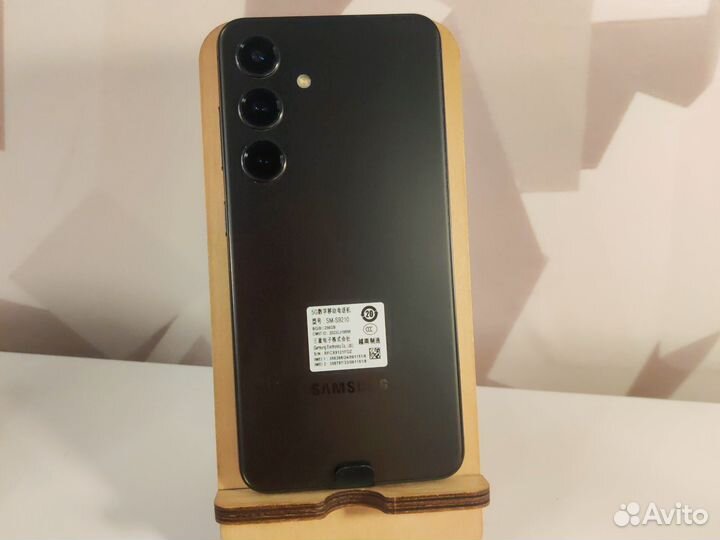 Samsung Galaxy S24, 8/256 ГБ