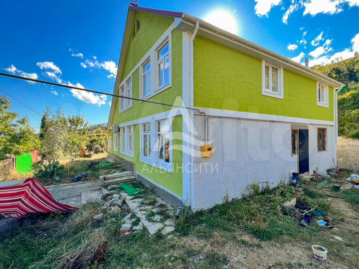 Дом 206 м² на участке 5,8 сот.