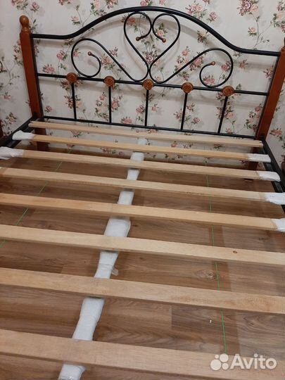 Кровать двухспальная 160 200 бу