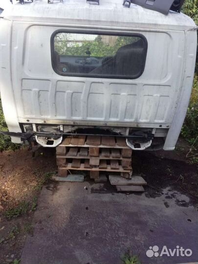 Isuzu elf кабина