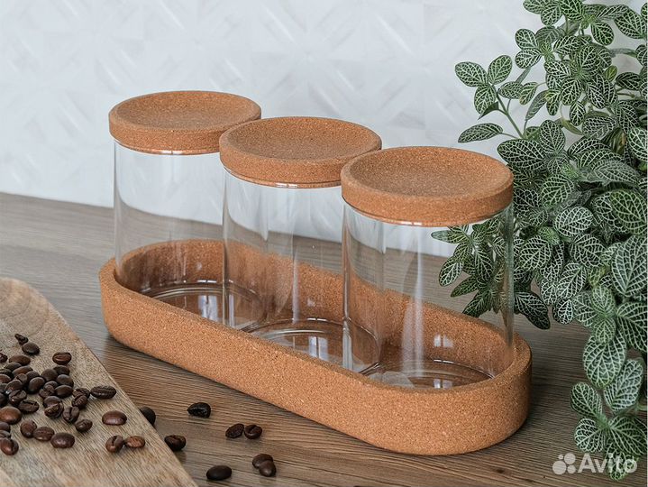 Набор стеклянных банок с пробковыми крышками