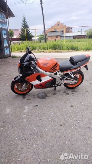 Honda cbr900rr fireblade