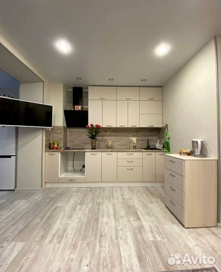 Кухонный гарнитур угловой в потолок на заказ