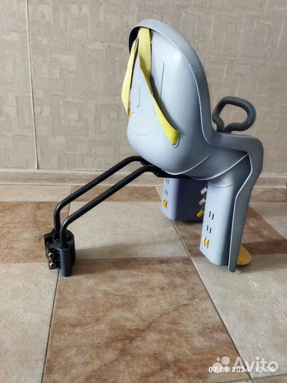 Детское кресло для велосипеда на раму