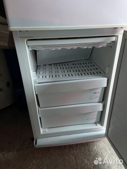 Холодильник бу в отличном состоянии