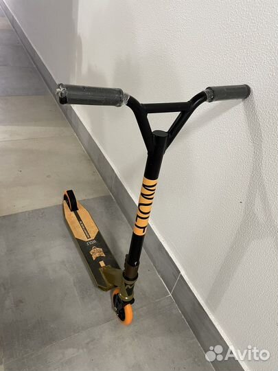 Трюковой самокат Novatrack Wolf