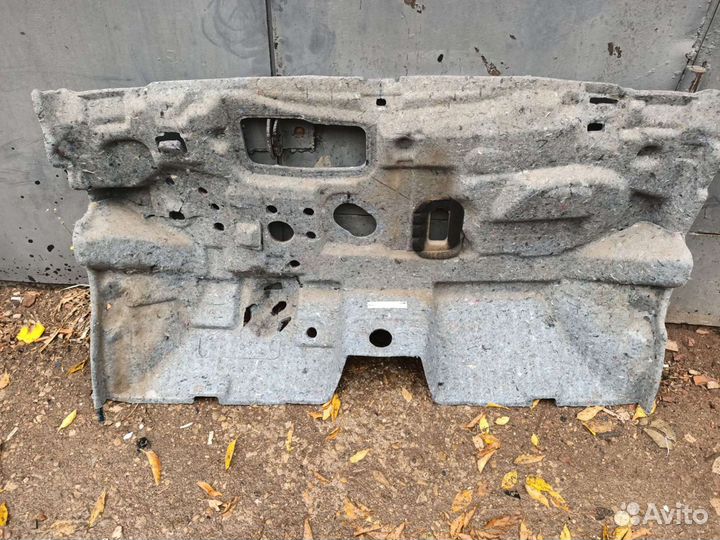 Шумоизоляция моторного щита Nissan Tiida C11