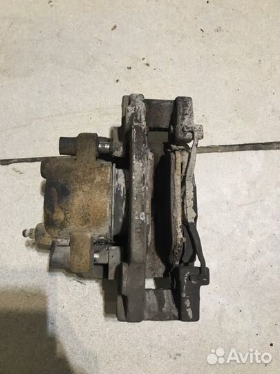 Суппорт передний левый Dodge Caravan rskl52 :