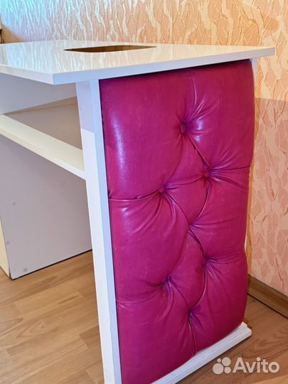 Стол маникюрный