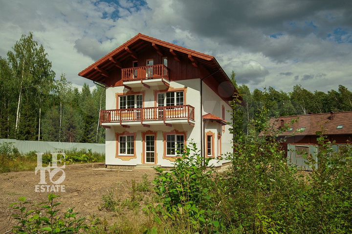 Дом 393 м² на участке 10 сот.