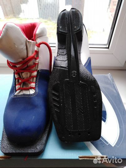 Ботинки лыжные