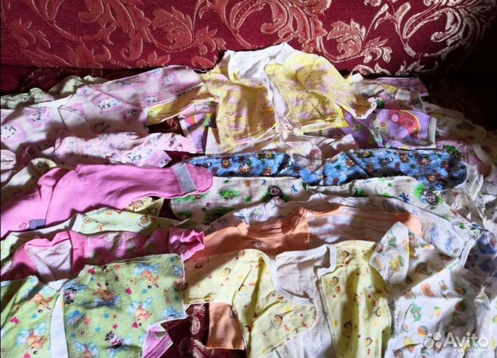 Пакет с детскими вещами