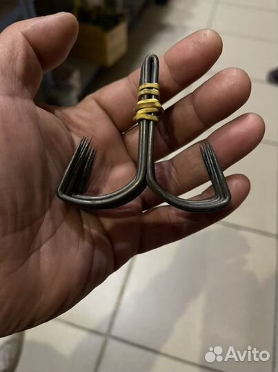 Крючек двойной