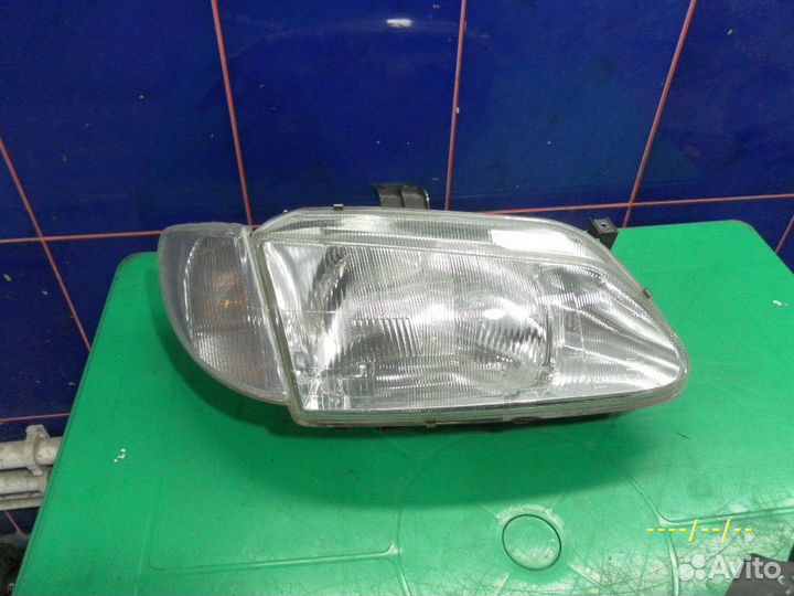 Фара передняя правая Renault Scenic 1 до рест