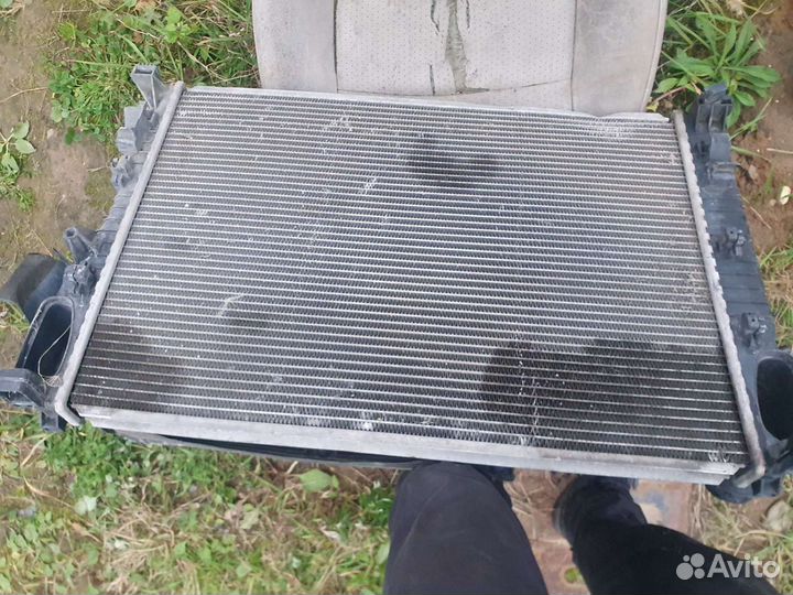 Радиатор Mercedes W211 2008г 3.5 M272 АКПП