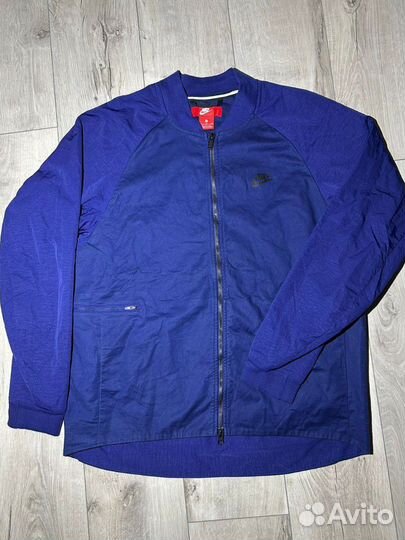 Мужской бомбер Nike