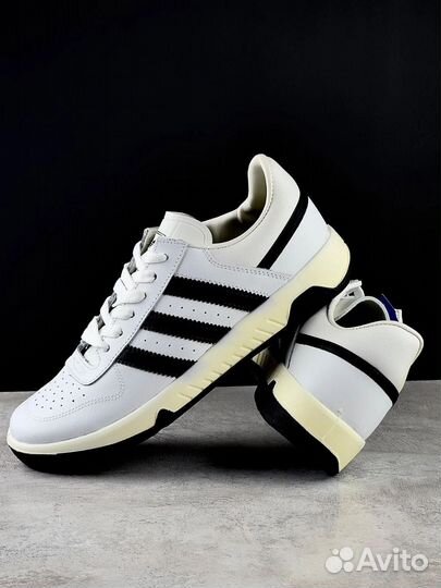 Кроссовки Adidas