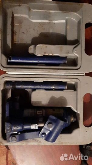 Домкрат гидравлический бутылочный