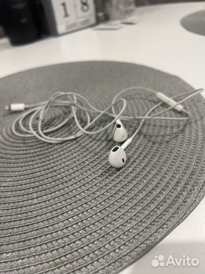 Наушники apple lightning