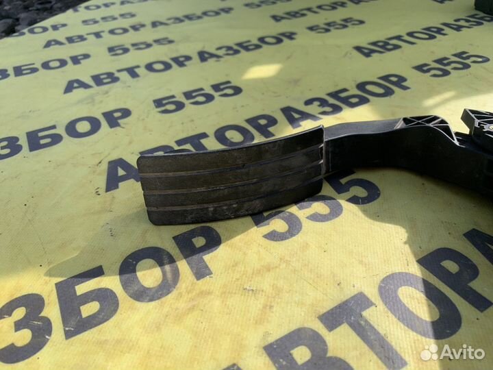 Педаль газа Renault Logan 2