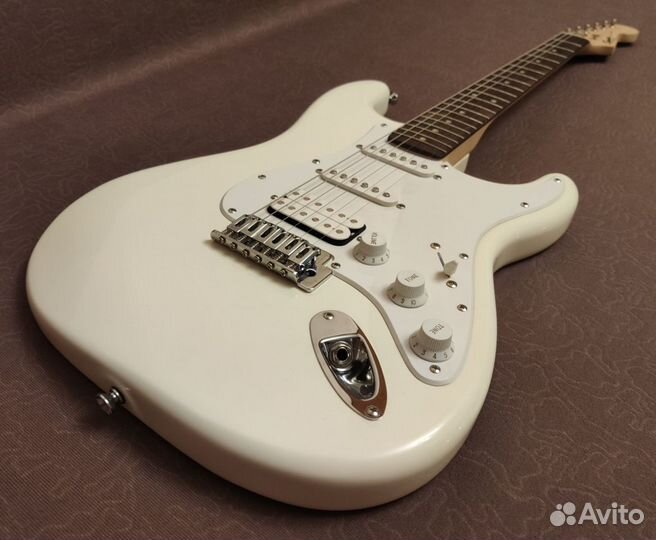 Электрогитара Squier Bullet Stratocaster + чехол