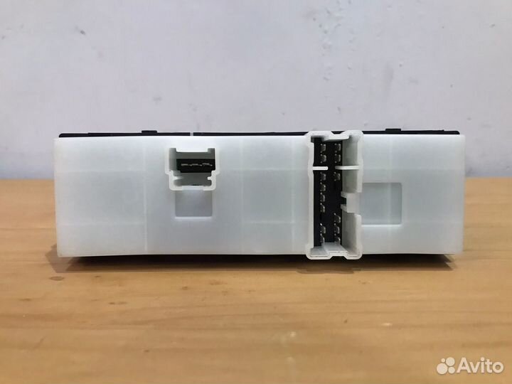 Кнопки стеклоподъемников Nissan Infiniti