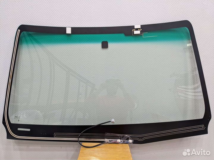 Стекло лобовое toyota hilux 2015- антенна/обогрев