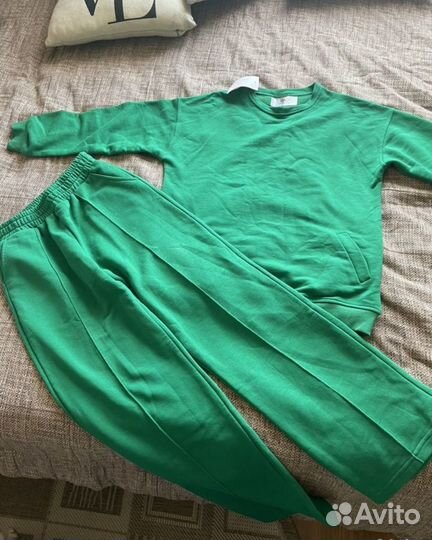 Спортивный костюм женский