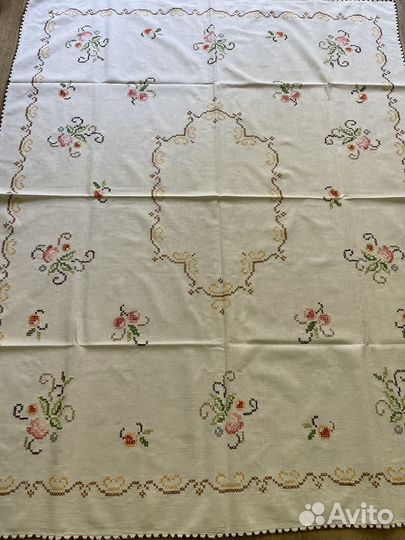 Скатерть винтаж с вышивкой