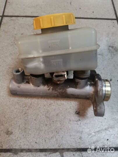 Главный тормозной цилиндр Subaru Outback