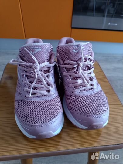 Кроссовки женские 38 размер