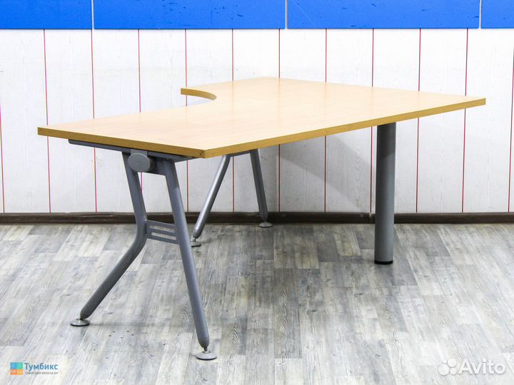 Стол офисный угловой