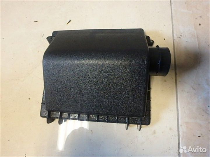 Корпус воздушного фильтра Ford Fiesta 5 2001-2008