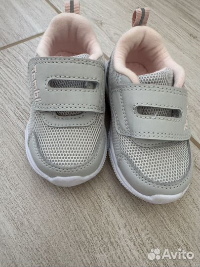 Продам кроссовки детские Tombi 20 размер