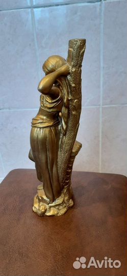 Девушка с кувшином. Гипс