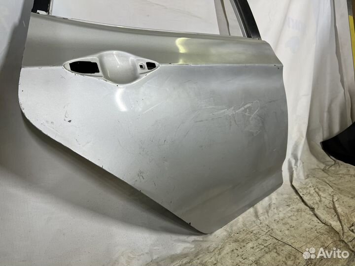 Hyundai solaris дверь