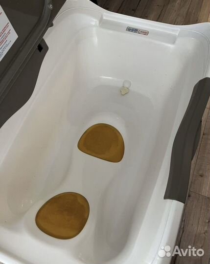 Ванночка для купания с пеленальным столиком