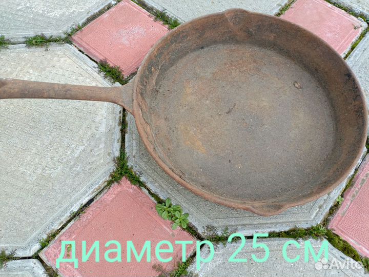 Утятница, сковорода, задвиж для печи, колун, лампа