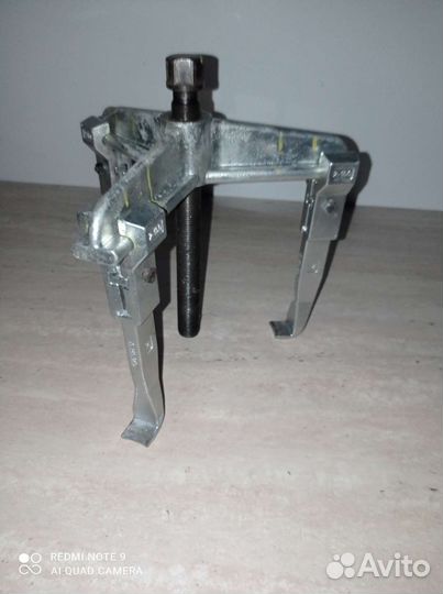 Съемник трехлапый