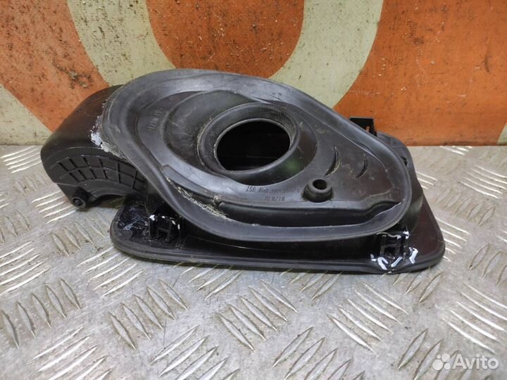 Заливная горловина топливного бака Audi Q3 1 8U