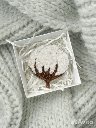 Брошь ручной работы 