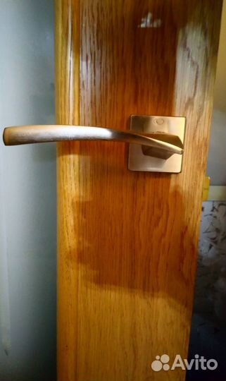 Дверь из массива дерева межкомнатная