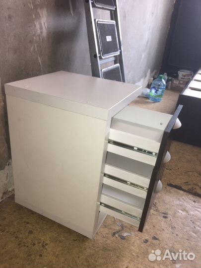 Тумба прикроватная