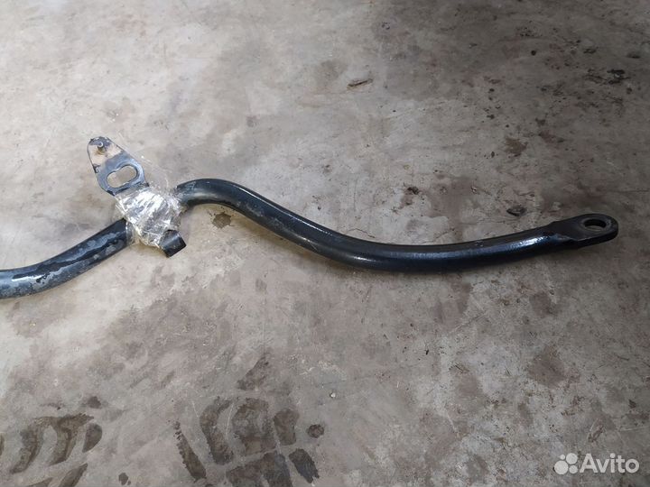 Стабилизатор передний Renault Sandero Stepway I (2