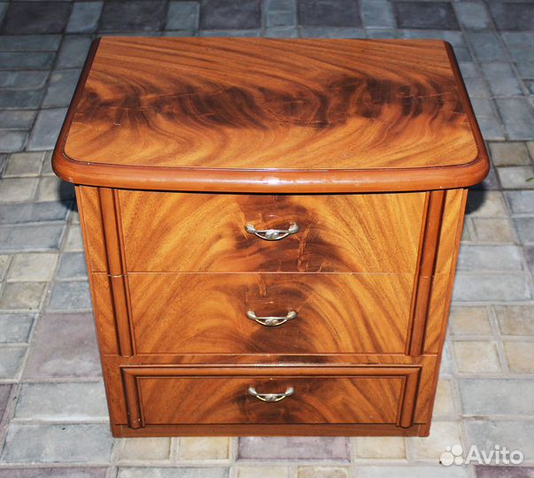 Тумба прикроватная