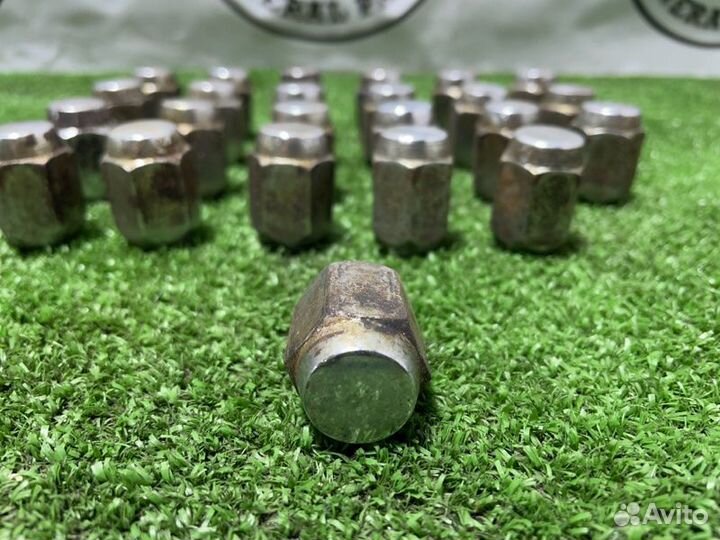 Гайка колесная Toyota Land Cruiser Prado RZJ95