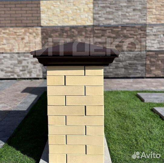 Бетонный парапет на забор