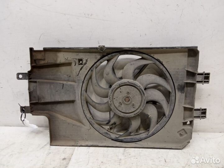 Диффузор радиатора Лада Гранта 2011