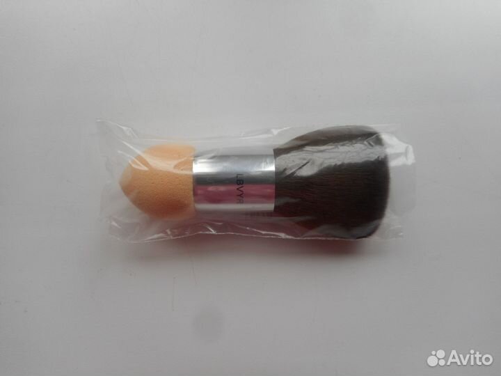 Кисть-спонж для макияжа новая