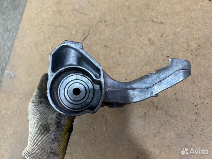 Кронштейн 1K0260885B Golf Skoda Audi 1.4л 1.6л